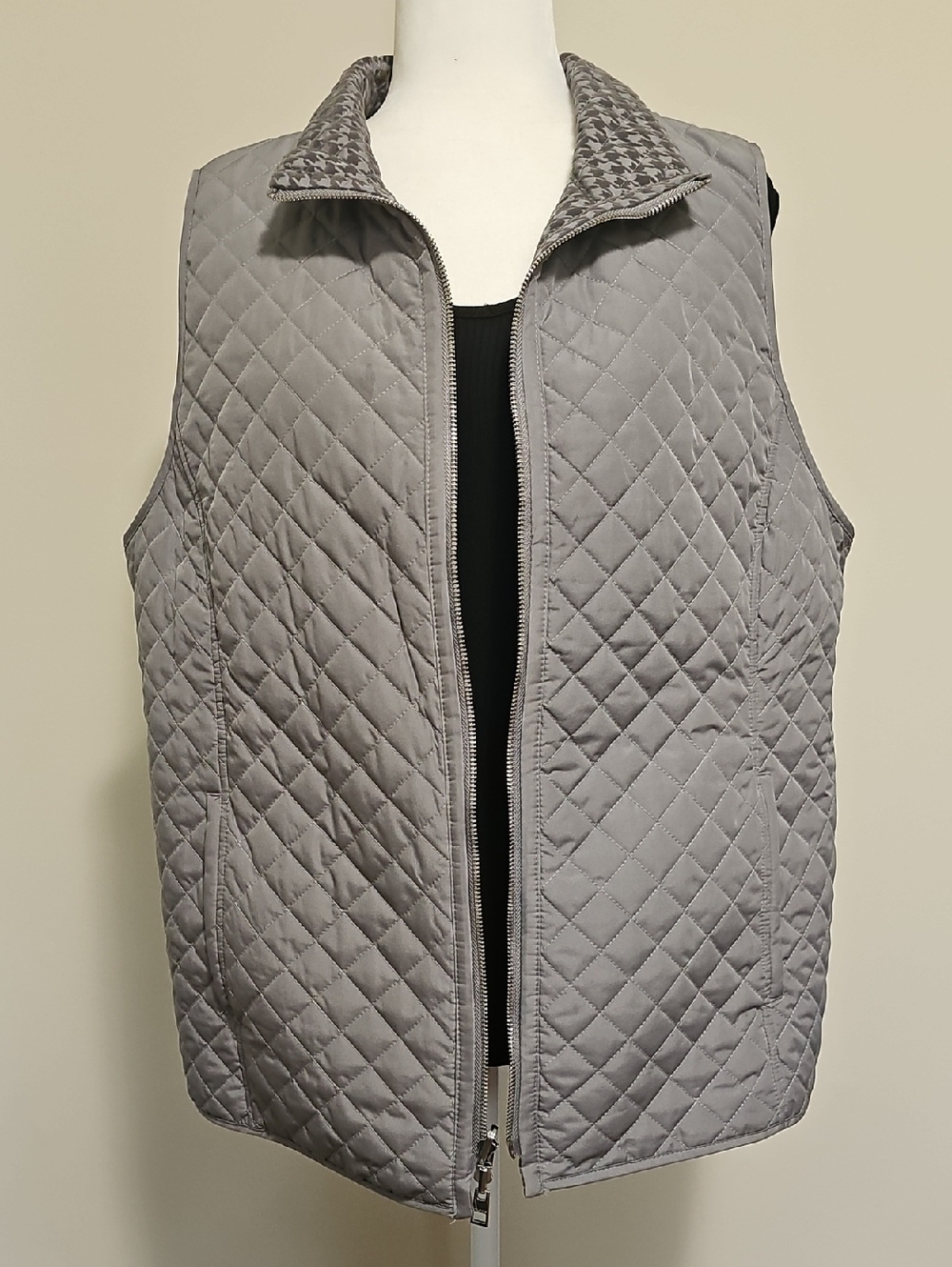 Chico's Quilted Light Gray Reversible Vest